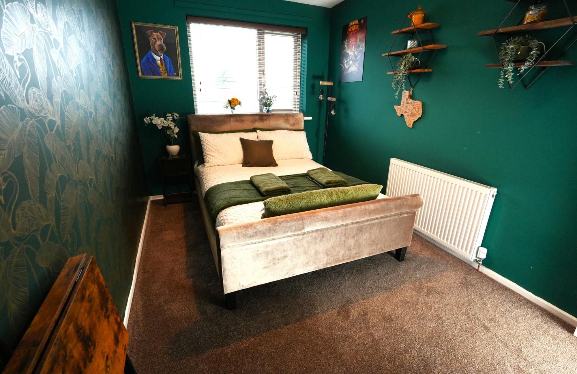 Detached Homestay - Super, King & Double Rooms - Leyland, Preston, Chorley, Lancashire ภายนอก รูปภาพ