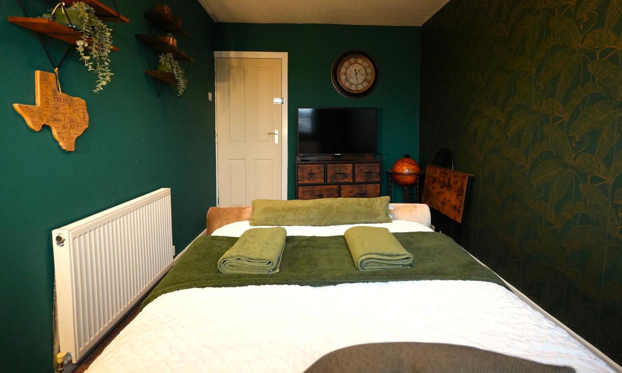 Detached Homestay - Super, King & Double Rooms - Leyland, Preston, Chorley, Lancashire ภายนอก รูปภาพ