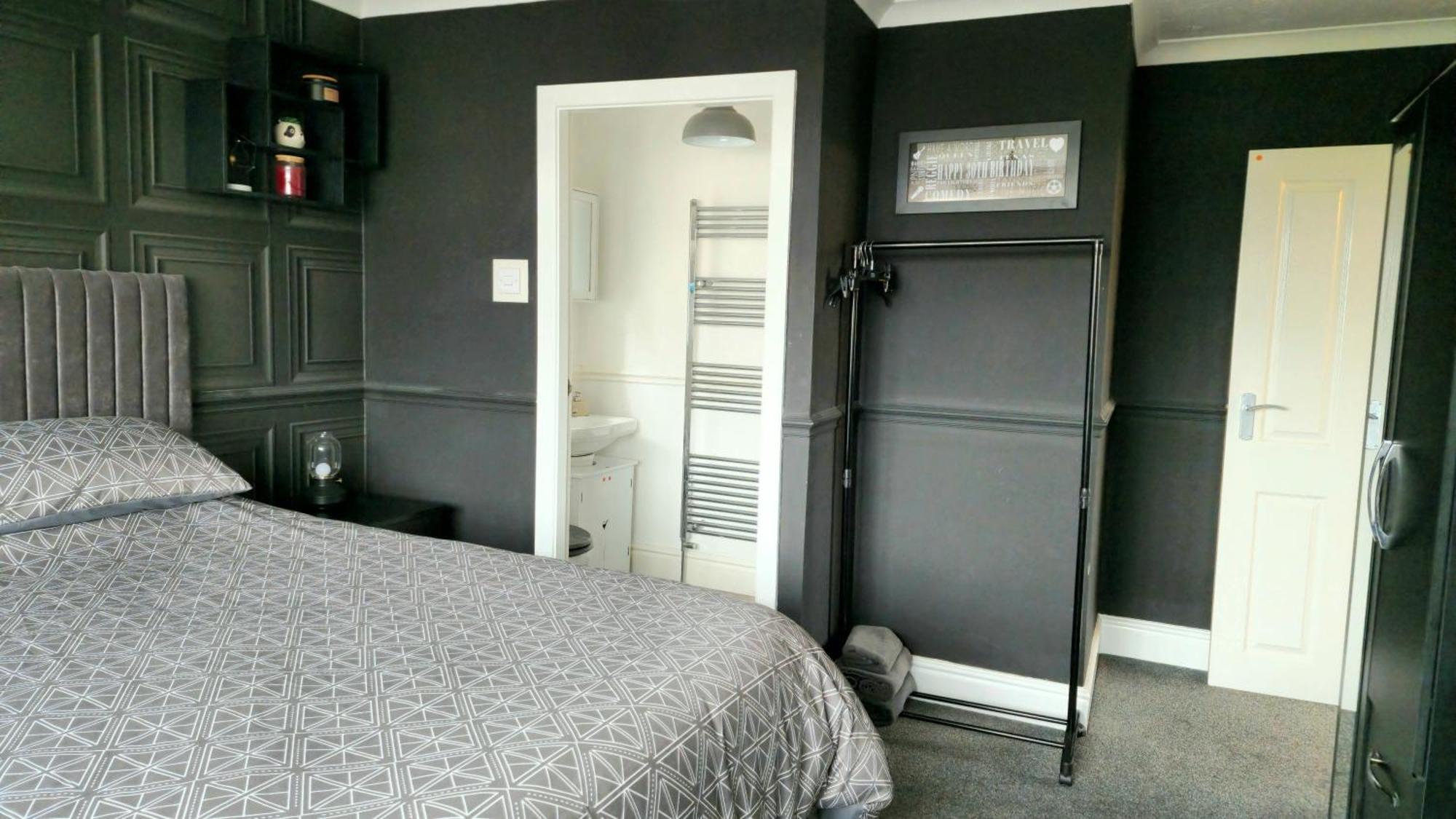 Detached Homestay - Super, King & Double Rooms - Leyland, Preston, Chorley, Lancashire ภายนอก รูปภาพ